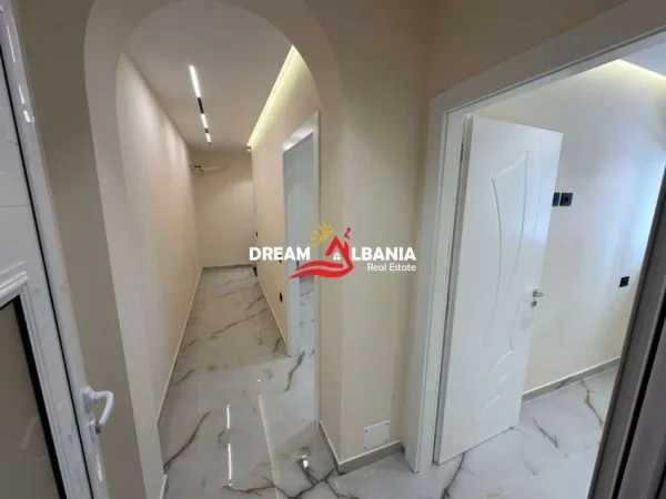 Tirane, jepet me qera zyre Kati 1, 80 m² 1.000 € (Në Rrugën e Elbasanit - ID 4251396)