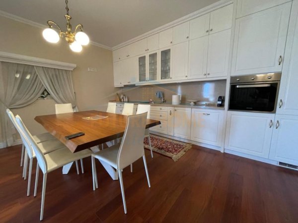 Tirane, shitet apartament 2+1 Kati 2, 109 m² 270.000 € 