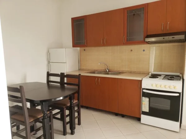 Tirane, jepet me qera apartament 2+1 Kati 2, 100 m² 450 € (Astir)