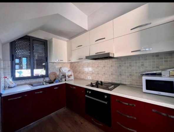 Tirane, jepet me qera Vile 3 Katshe , 840 m² 5.000 € (Spitali Amerikan 2 - Tiranë)