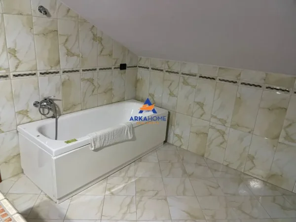 Tirane, jepet me qera Vile Kati 2, 1.100 m² 700 € (KTHESA E KAMZES,LAPRAKE)