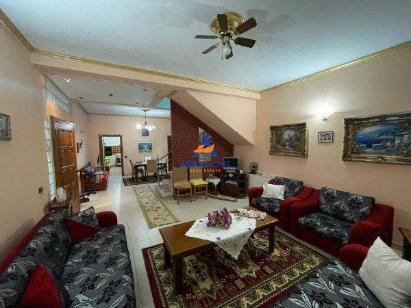 Tirane, jepet me qera Vile Kati 2, 1.100 m² 700 € (KTHESA E KAMZES,LAPRAKE)