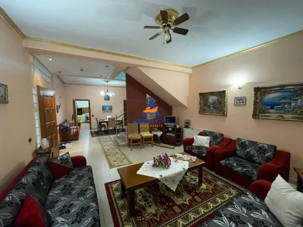 Tirane, jepet me qera Vile Kati 2, 1.100 m² 700 € (KTHESA E KAMZES,LAPRAKE)