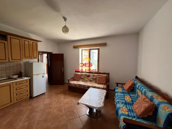 Vlore, shitet shtepi 1+1+Ballkon Kati 0, 94 m² 75.000 € (Kotë)