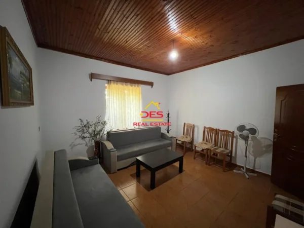 Vlore, shitet shtepi 1+1+Ballkon Kati 0, 94 m² 75.000 € (Kotë)
