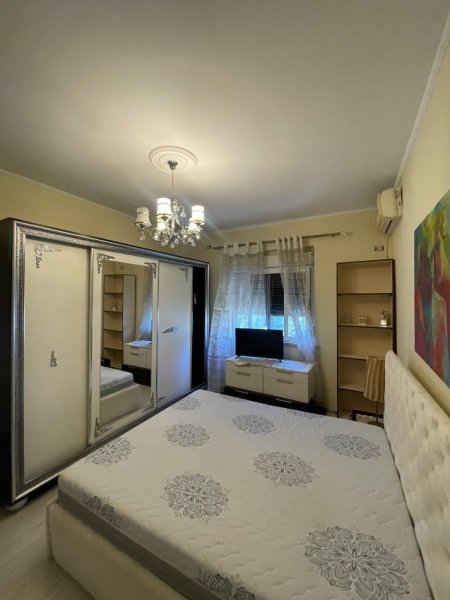 Durres, jepet me qera apartament 2+1+Ballkon Kati 2, 450 €