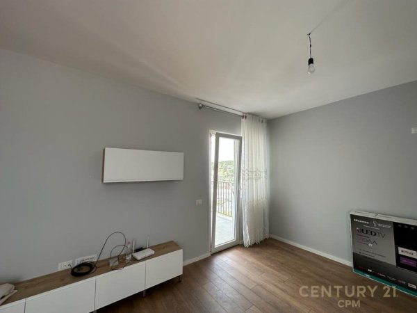 Tirane, jepet me qera apartament 1+1+Ballkon Kati 4, 61 m² 500 € (Sauk)