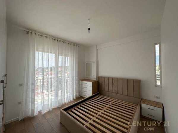 Tirane, jepet me qera apartament 1+1+Ballkon Kati 4, 61 m² 500 € (Sauk)