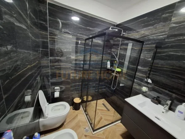 0683487469 Tirane, jepet me qera apartament 2+1+Ballkon Kati 2, 93 m² 800 € (Kopshti Botanik)
