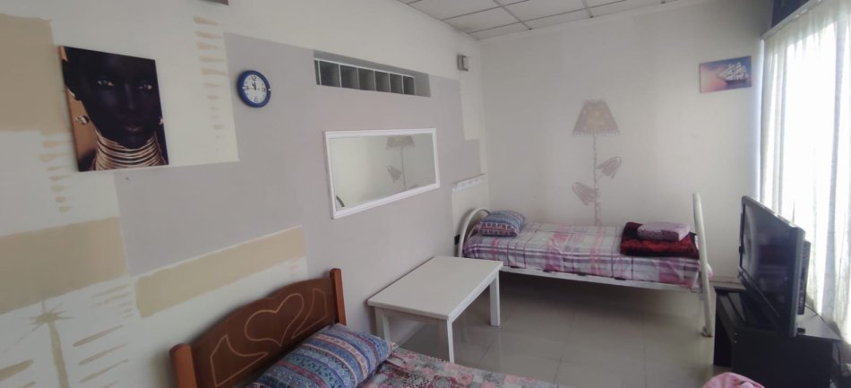 Tirane, jepet me qera garsonier 1+1 Kati 2, 25 m² (Fundi Rruges Jordan Misja, Sapo Kalon Shinat e Trenit)