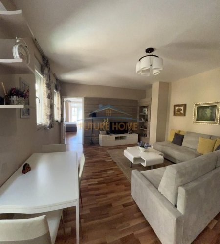 Tirane, jepet me qera apartament 1+1+Ballkon Kati 5, 80 m² 730 € (Myslym Shyri)