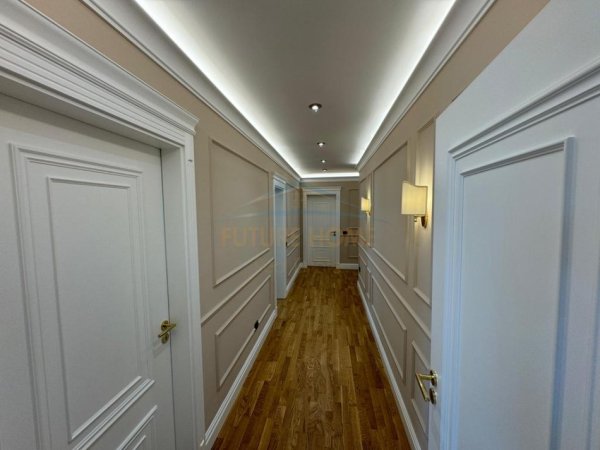 Tirane, shitet apartament 2+1 Kati 8, 264 m² 690.000 € (Rruga e Dibrës)