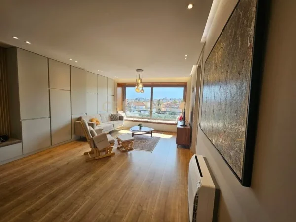 Tirane, jepet me qera apartament 2+1+Ballkon Kati 4, 110 m² 1.400 € (Rruga e Elbasanit)