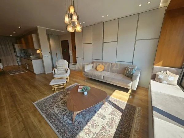 Tirane, jepet me qera apartament 2+1+Ballkon Kati 4, 110 m² 1.400 € (Rruga e Elbasanit)