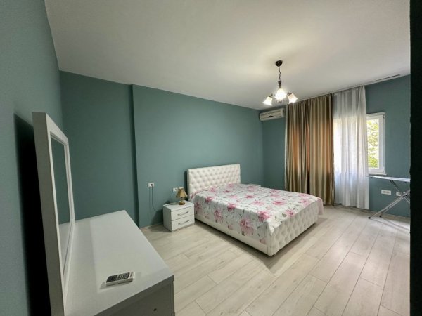 Tirane, jepet me qera apartament 2+1+Ballkon Kati 3, 61 m² 550 € (Rruga e Elbasanit, Prane Piceri Laguna)