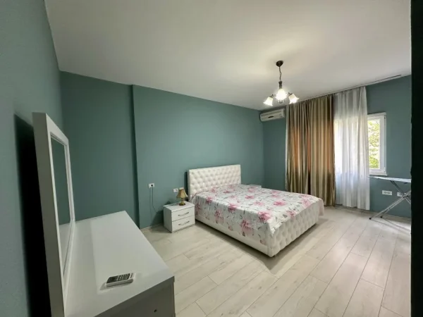 Tirane, jepet me qera apartament 2+1+Ballkon Kati 3, 61 m² 550 € (Rruga e Elbasanit, Prane Piceri Laguna)