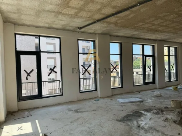 Tirane, shitet ambjent biznesi Kati 2, 100 m² 270.000 € (PRANE OXHAKUT)