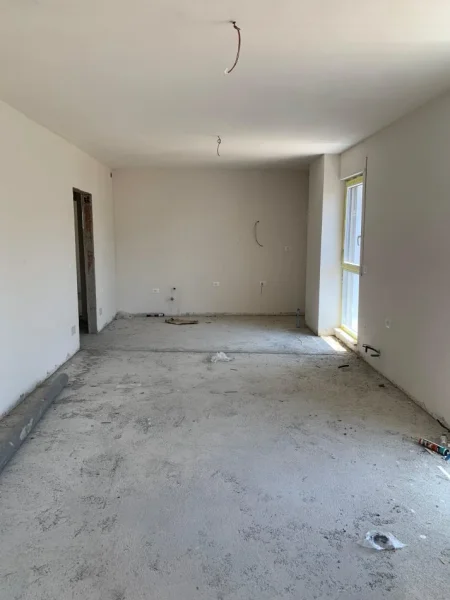 Tirane, shitet apartament 2+1 Kati 1, 121 m²  (Xhamlliku)
