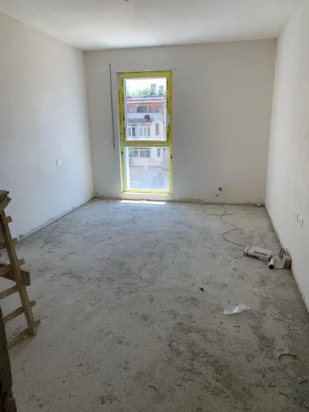 Tirane, shitet apartament 2+1 Kati 1, 121 m²  (Xhamlliku)