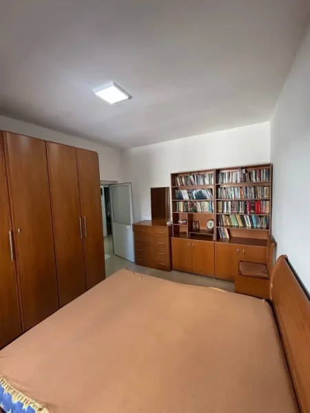 Tirane, jepet me qera apartament 2+1 Kati 4, 60 m² 600 € 