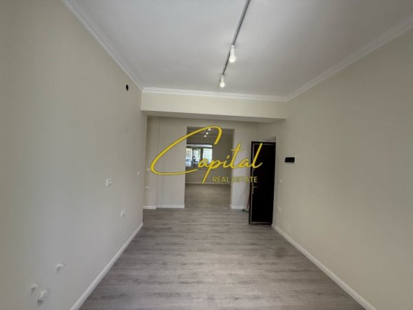 Tirane, jepet me qera zyre Kati 0, 80 m² 1.500 € (ISH BLLOKU)