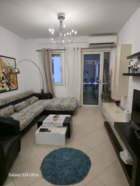 Tirane, jepet me qera apartament 2+1+Aneks+Ballkon Kati 5, 100 m² 600 € (Rezidenca Alba)