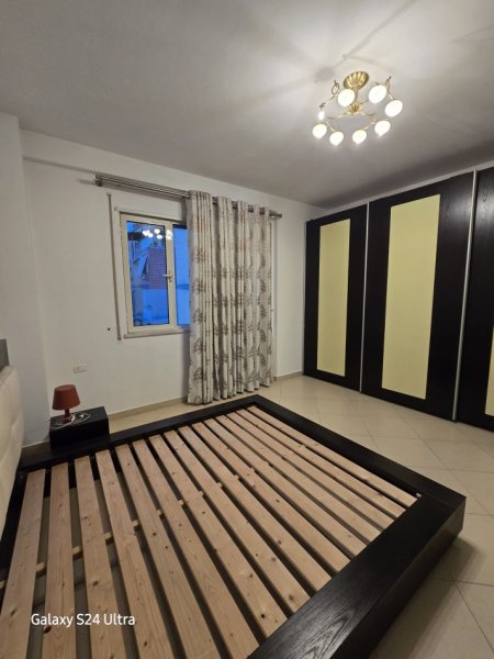 Tirane, jepet me qera apartament 2+1+Aneks+Ballkon Kati 5, 100 m² 600 € (Rezidenca Alba)