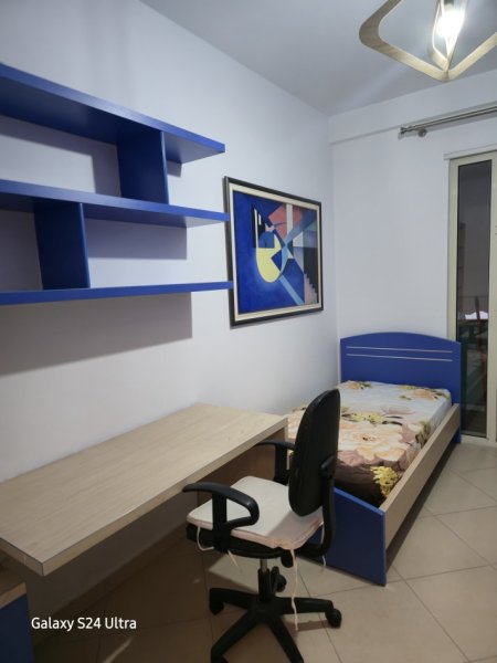 Tirane, jepet me qera apartament 2+1+Aneks+Ballkon Kati 5, 100 m² 600 € (Rezidenca Alba)