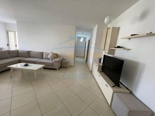 Tirane, shitet apartament 3+1+Ballkon Kati 3, 118 m² 240.000 € (Bulevardi i Ri)