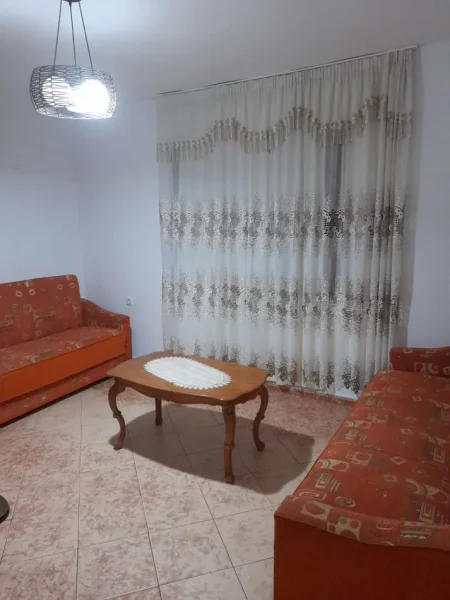 Tirane, jepet me qera apartament 2+1+Ballkon Kati 1, 80 m² 430 € (brryl)