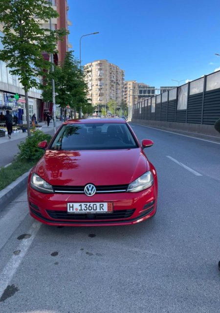 Tirane, shitet makine Golf Nafte, e kuqe automatik Kondicioner 219.999 km 10.000 €