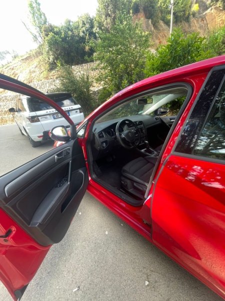 Tirane, shitet makine Golf Nafte, e kuqe automatik Kondicioner 219.999 km 10.000 €