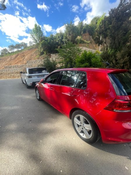Tirane, shitet makine Golf Nafte, e kuqe automatik Kondicioner 219.999 km 10.000 €