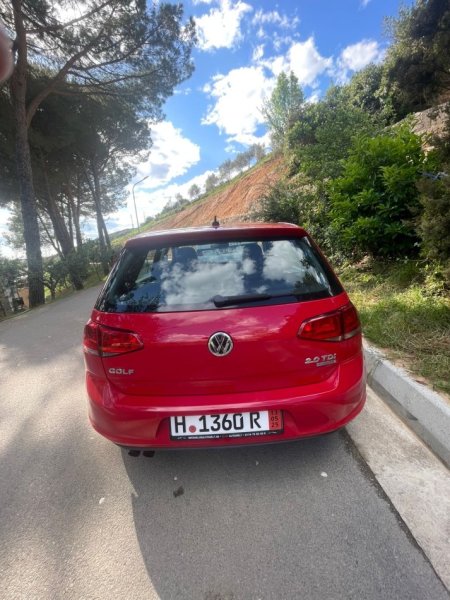 Tirane, shitet makine Golf Nafte, e kuqe automatik Kondicioner 219.999 km 10.000 €