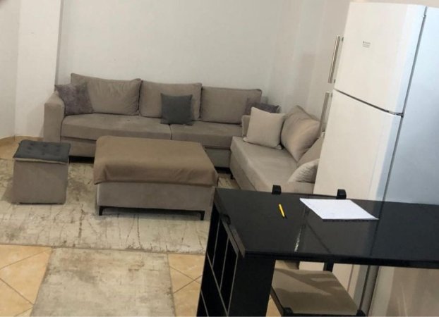 Tirane, jepet me qera apartament 1+1+Ballkon Kati 2, 60 m² 600 € (qender)