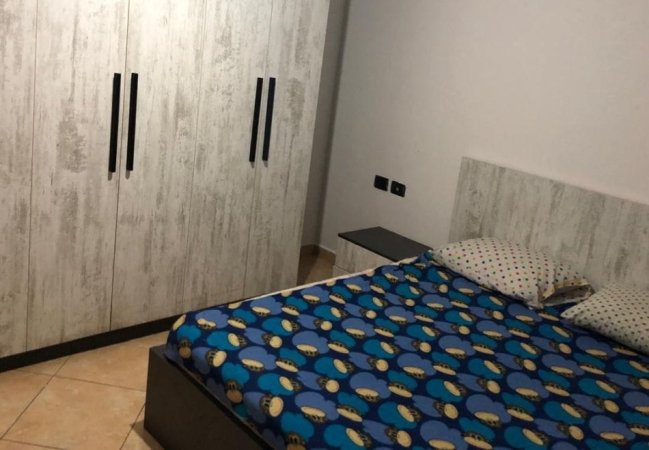 Tirane, jepet me qera apartament 1+1+Ballkon Kati 2, 60 m² 600 € (qender)