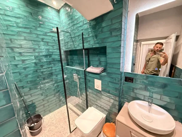 Tirane, shitet apartament 1+1 Kati 5, 74 m² 220.000 € (Shallvaret, Prane Qendres)