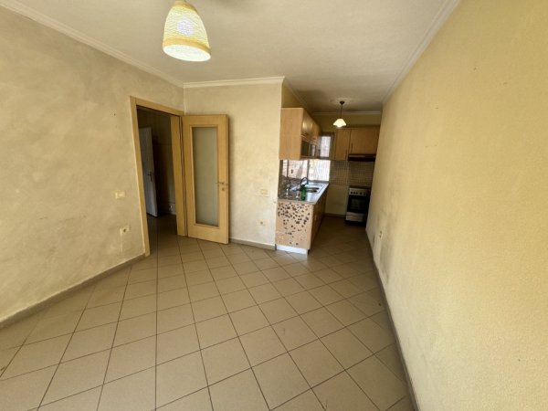 Tirane, shes apartament 1+1+Ballkon Kati 4, 53 m² 109.000 € (Pas Bar Votra te Brryli)