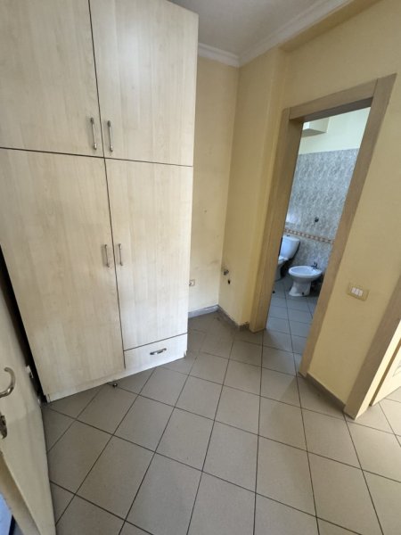 Tirane, shes apartament 1+1+Ballkon Kati 4, 53 m² 109.000 € (Pas Bar Votra te Brryli)