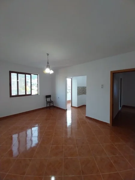 Tirane, shitet apartament 1+1+Ballkon Kati 4, 63 m² 69.001 € (Gishti)