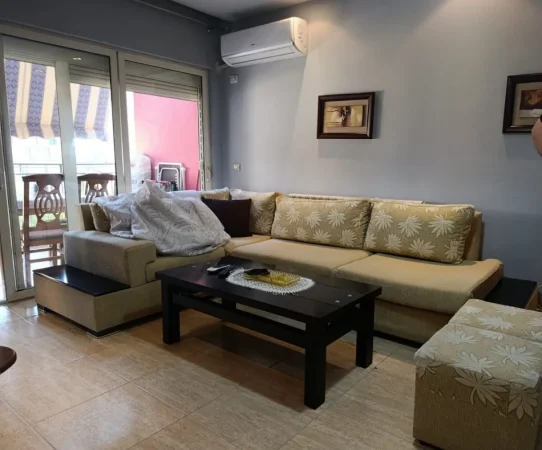 Tirane, shitet apartament 2+1+Ballkon Kati 4, 86 m² 158.000 € (Fusha e Aviacionit, te pedonalja)