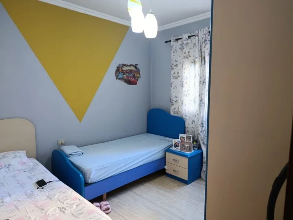 Tirane, shitet apartament 2+1+Ballkon Kati 4, 86 m² 158.000 € (Fusha e Aviacionit, te pedonalja)