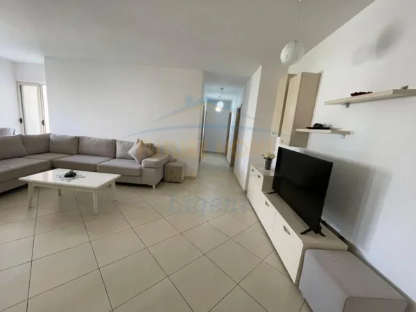 Tirane, shitet apartament 3+1+Ballkon Kati 3, 118 m² 240.000 € 