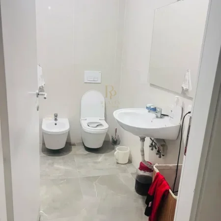 Tirane, shitet apartament 2+1+Ballkon Kati 3, 106 m² 164.700 € (Rr.5 Maji)