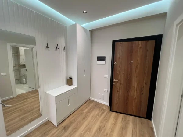 Tirane, jepet me qera apartament 1+1 Kati 1, 70 m² 600 € (astir)