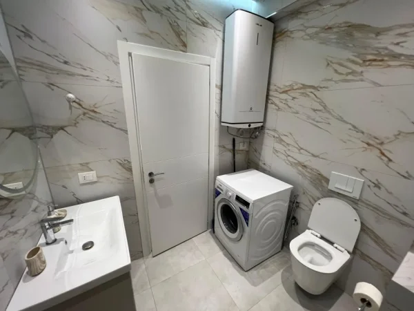 Tirane, jepet me qera apartament 1+1 Kati 1, 70 m² 600 € (astir)