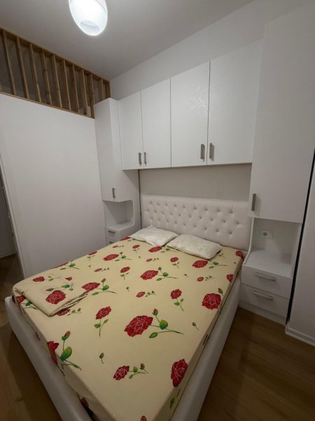 Tirane, jepet me qera apartament 1+1 Kati 5, 60 m² 400 € (KAIMI)