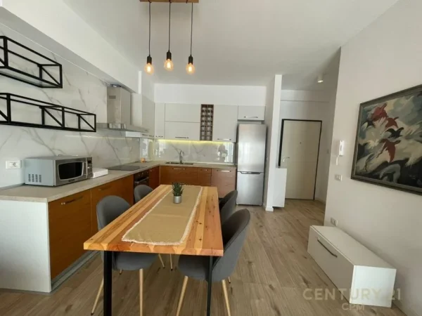 Tirane, jepet me qera apartament 1+1 Kati 5, 62 m² 850 € (liqeni i tiranes)