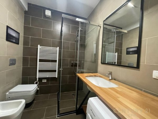 Tirane, jepet me qera apartament 1+1 Kati 5, 62 m² 850 € (liqeni i tiranes)