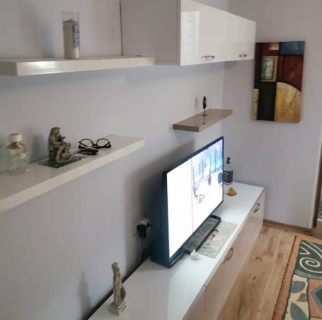 Tirane, jepet me qera apartament 2+1 Kati 4, 70 m² 650 € ( JEPET ME QIRA SUPER APARTAMENT 2+1 NË RRUGËN E KOSOVAREVE)